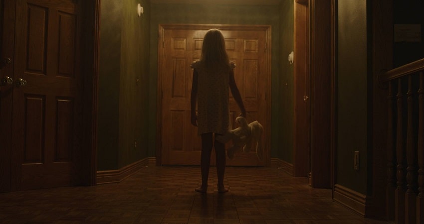 Зеркала: Инкарнация / У тебя за спиной (США) 2020 полностью смотреть бесплатно без рекламы