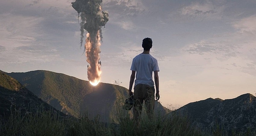 Близкие контакты 2020 (США) 2020 смотреть в 4K качестве онлайн