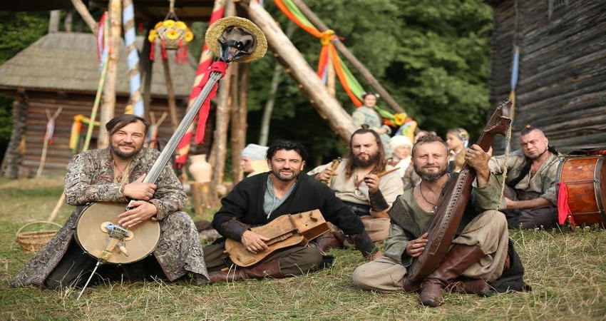 Смотреть Фильм Козаки. Абсолютно брехлива історія (Украина) в отличном качестве