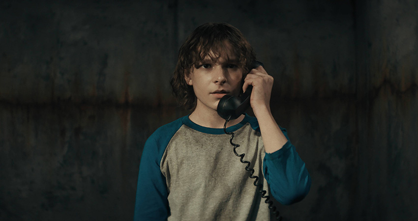 Смотреть Чёрный телефон (2021) онлайн бесплатно и без смс