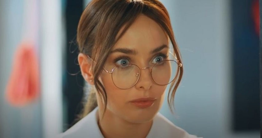 Смотреть Соседка 2023 онлайн бесплатно и без смс