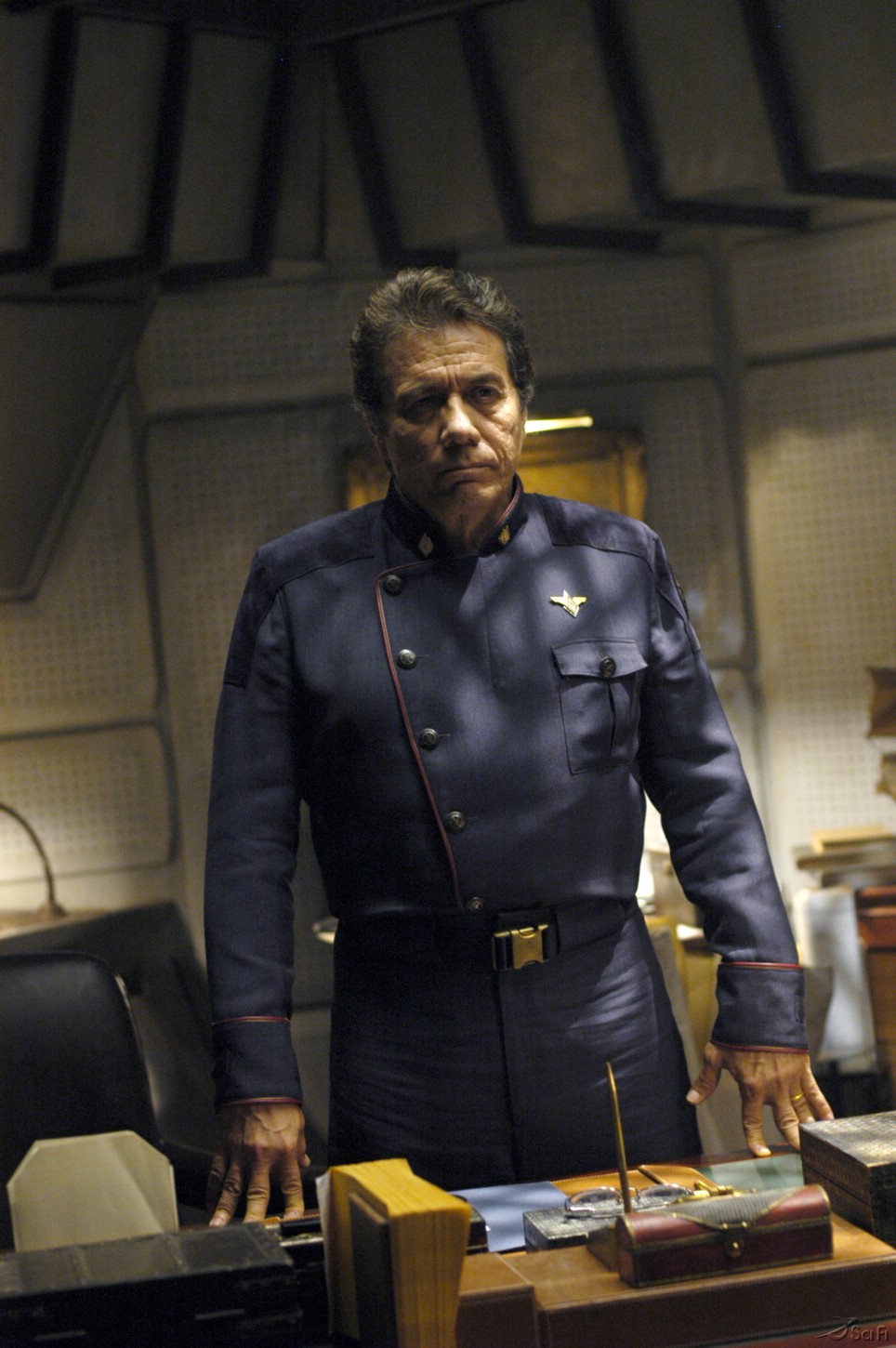 Сериал Звездный крейсер Галактика (Battlestar Galactica) (1-й сезон) WEBRiP