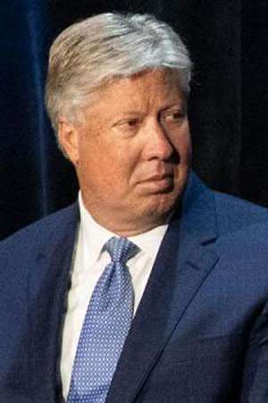 Фильм Техасская мегацерковь принимает отставку старшего пастора после обвинений в неподобающих отношениях с несовершеннолетней (2024) смотреть в 4K качестве бесплатно полностью