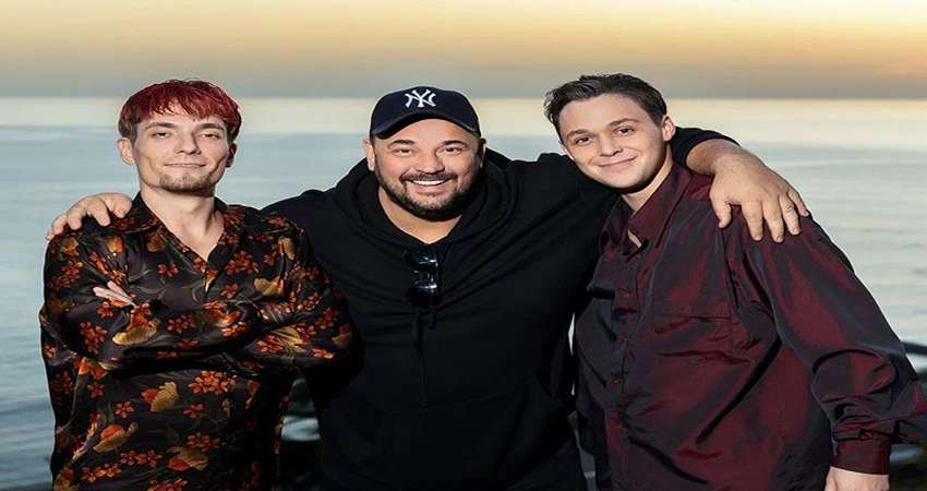 Смотреть Фильм Руки вверх (Россия) в отличном качестве