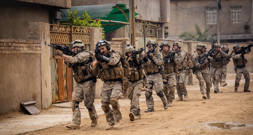 Смотреть Фильм Под огнём (2025) (США) в хорошем качестве HD