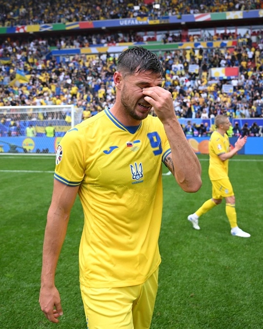 Бельгия - Украина (Лига наций УЕФА, 1/4 финала 23.03.2025) 2 (, -) смотреть онлайн