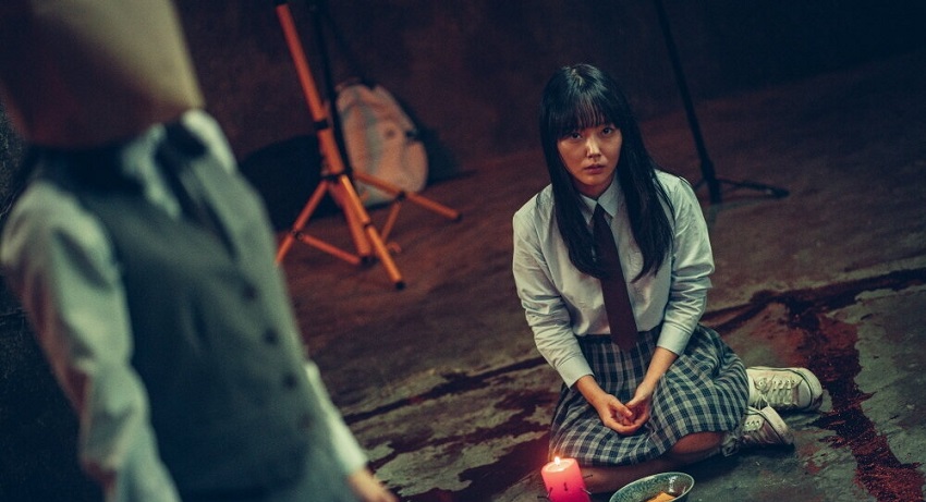 Два, три, призрак, приди! (2025) / Игра с призраком (2026) смотреть бесплатно в хорошем качестве