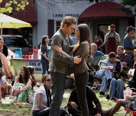 Смотреть сериал Дневники вампира (The Vampire Diaries) (2-й сезон) на иви