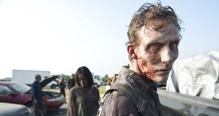 Смотреть онлайн Ходячие мертвецы (The Walking Dead) (2 сезон, 1-12,13,14 серия) 2011