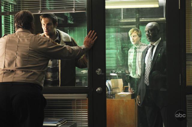 Сериал Счастливый город (Happy Town) (2010) 1 сезон 3 серия смотреть бесплатно в хорошем качестве