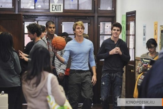 Девять жизней Хлои Кинг (The Nine Lives of Chloe King) (2011) 1 сезон 2 серия смотреть в HD 1080 без регистрации