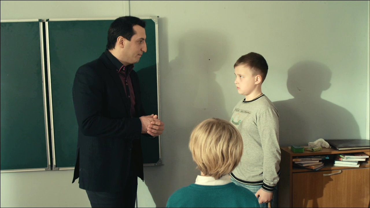 Универ. Новая общага (Univer. Novaya obschaga) (2015) 7 сезон 11 серия полностью смотреть бесплатно без рекламы