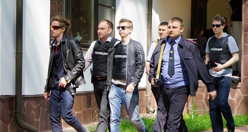 Смотреть сериал Полицейский с рублёвки (2016) 2 сезон 2 серия без рекламы в HD