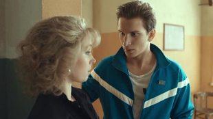 Смотреть Восьмидесятые 4 сезон 15 серия онлайн бесплатно без смс