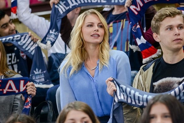 Молодежка (2015) 4 сезон 40 серия смотреть онлайн бесплатно