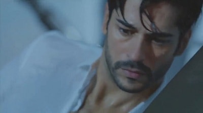 Сериал Чёрная любовь (Kara Sevda) (2015) 1 сезон 3 серия смотреть бесплатно в хорошем качестве