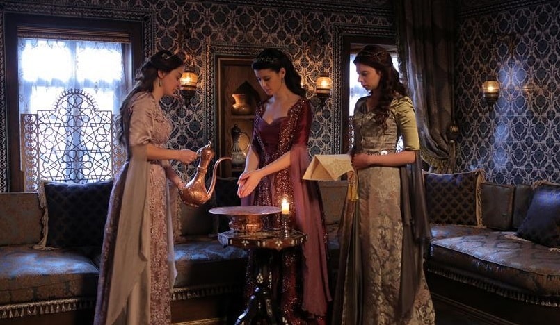 Смотреть Великолепный век. Империя Кёсем 1 сезон 31 серия онлайн бесплатно без смс