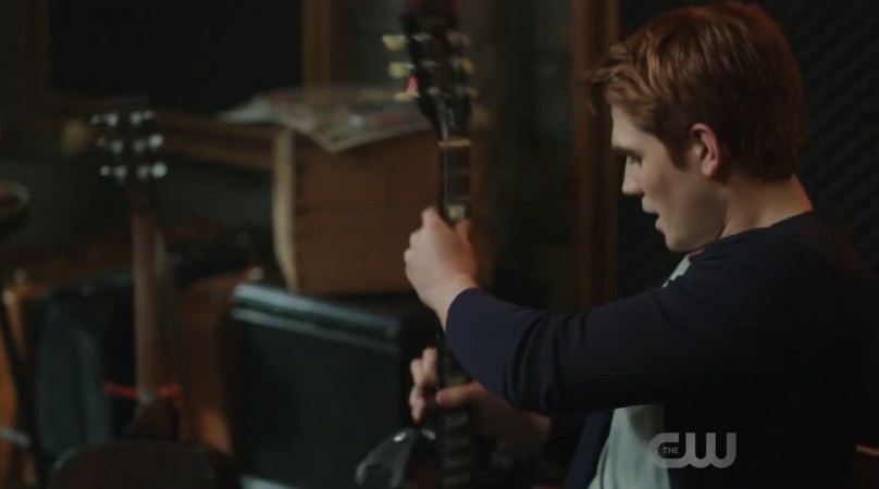 Ривердэйл (Riverdale) (2017) 1 сезон 13 серия смотреть в HD 1080 без регистрации