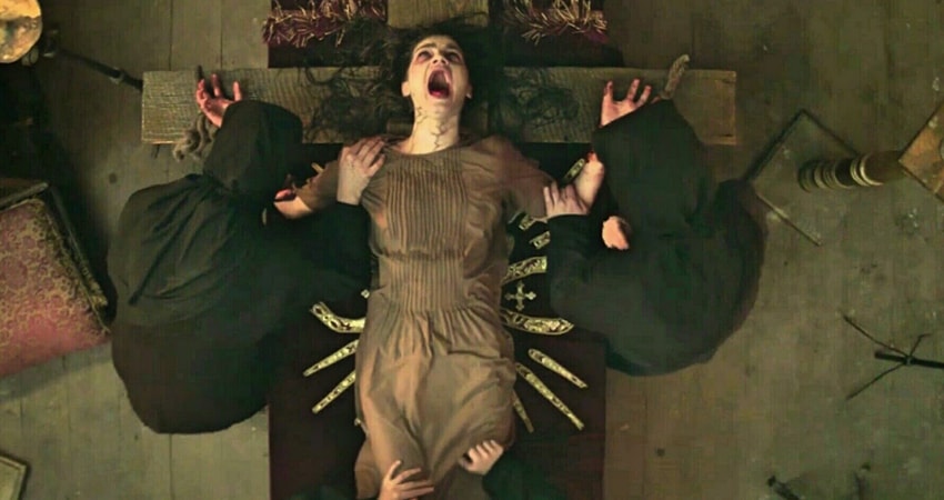 Заклятье. Наши дни (Великобритания) 2017 смотреть полностью без перерыва