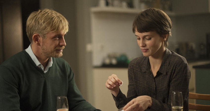 Смотреть Двуличный любовник (2017) онлайн бесплатно и без смс