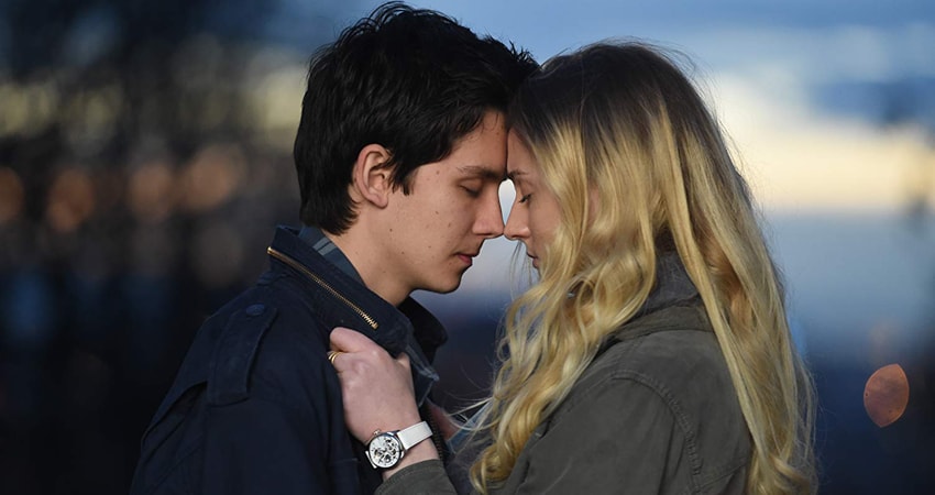 Смотреть Помешанный на времени (2018) онлайн бесплатно и без смс